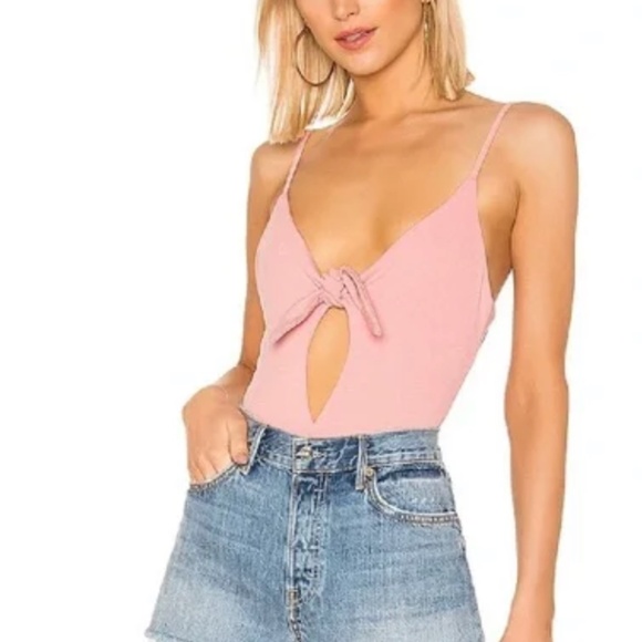NWOT Revolve Charlie Tie Front Bodysuit in Blush - Picture 1 of 5